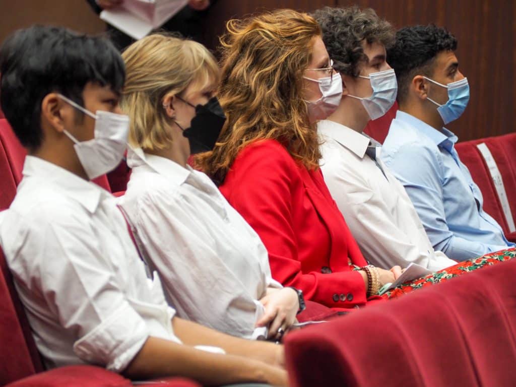 iCLA students at the Yamanashi Gakuin University Entrance Ceremony