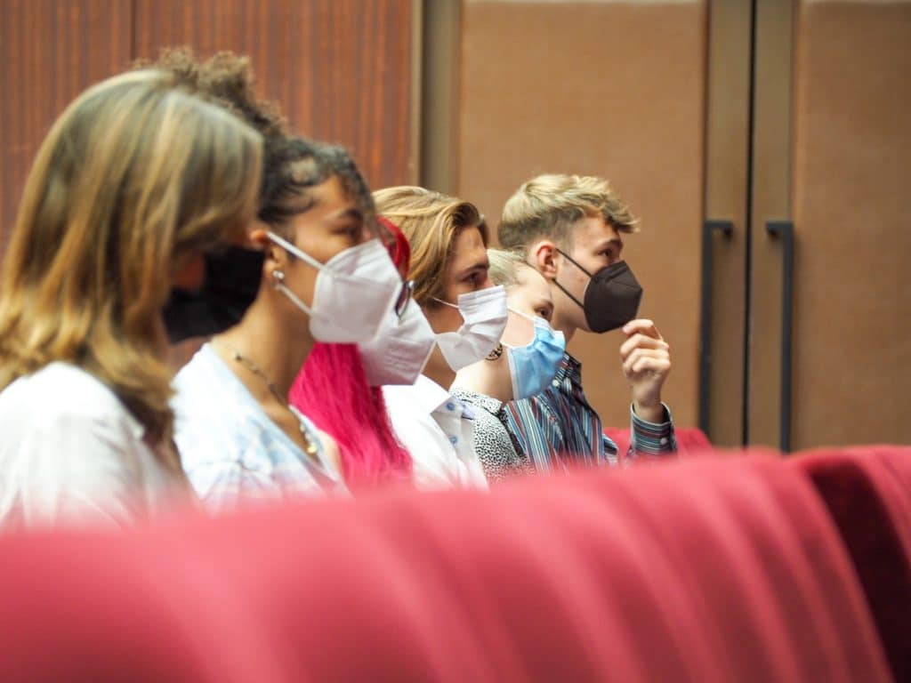 iCLA students at the Yamanashi Gakuin University Entrance Ceremony