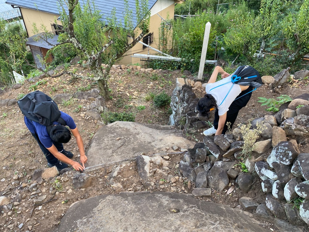 iCLA students exploring archaeology site