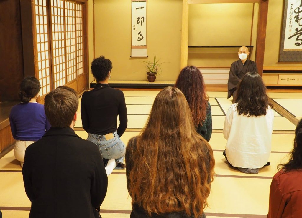 Tea master Maeshima Kotaro-sensei explains tea ceremony to iCLA exchange students at Erinji Temple
