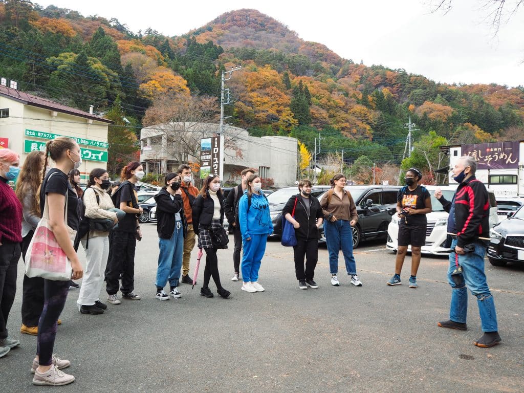 iCLA international students practice Nanba Walking with Japan Studies Professor William Reed.