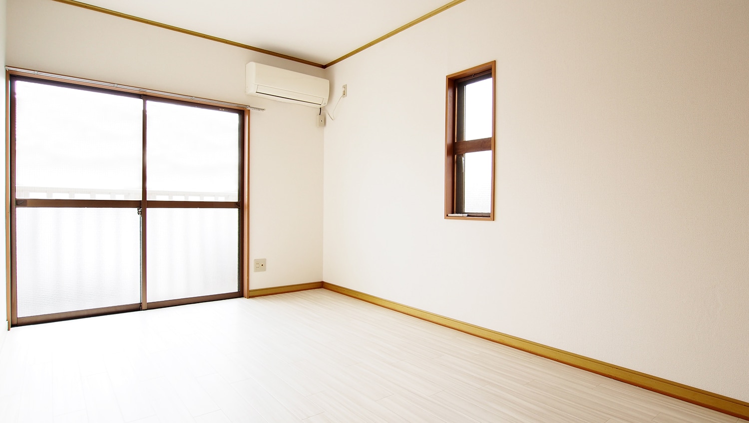 An empty Japanese one room apartment