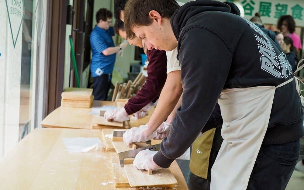 iCLA exchange student makes hoto noodles at Sawarabi in Shosenkyo