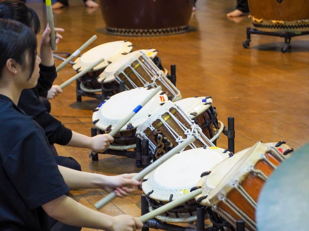 Yamanashi high school students demonstrate wadaiko.