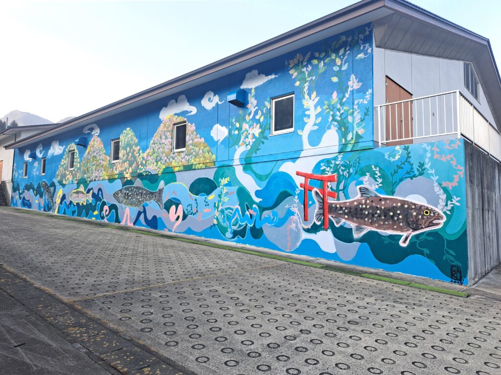 iCLA Alumnus Gaku Okata's public mural in Yamanashi City.